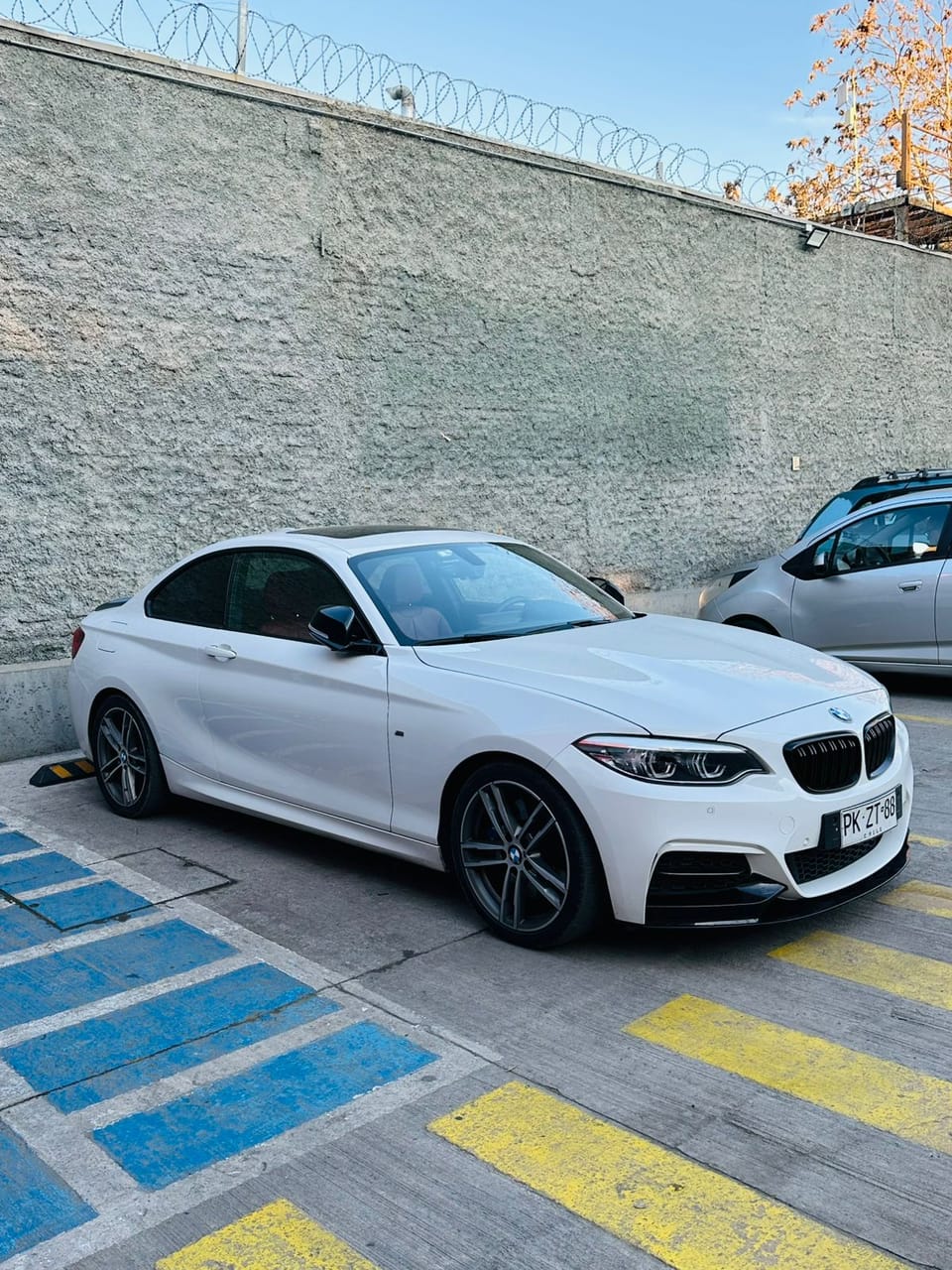BMW Serie 2 blanco con lámina de seguridad