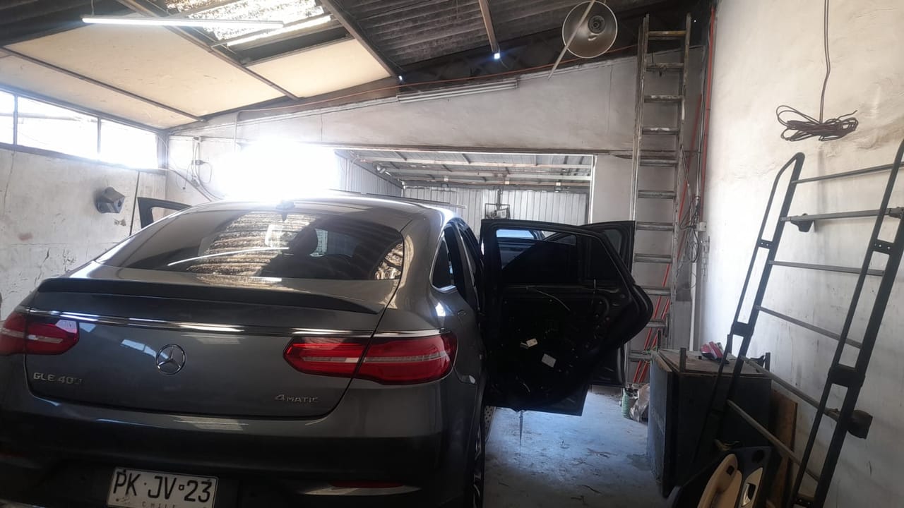 Mercedes-Benz GLE Coupé, vista trasera, trabajo en taller